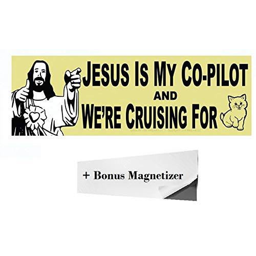 Jesus is My Co-Pilot& WERE Cruising for...Cats 범퍼 스티커&  프리 자화기. Best. Wingman. Ever. WWJD Probably Shots. Funny Buddy Christ 농담. 웃기는 자동차, 창문,  노트북&  운전 데칼.