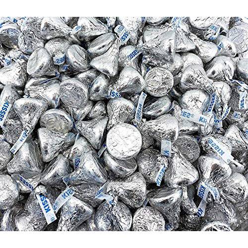 HERSHEY’S KISSES Milk Chocolate Candy, Silver Wrap, 2 Pound Bag