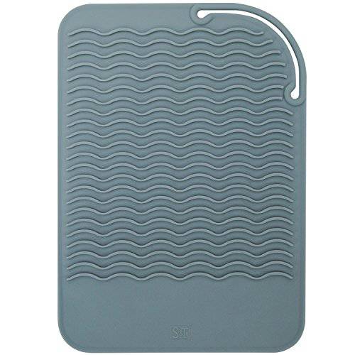 S&T INC. Heat Resistant Silicone Travel Mat for Curling Irons and Makeup, 9.1 Inch x 6.5 Inch, Grey
